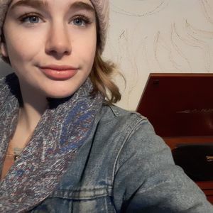 Meet your Posher, Danika